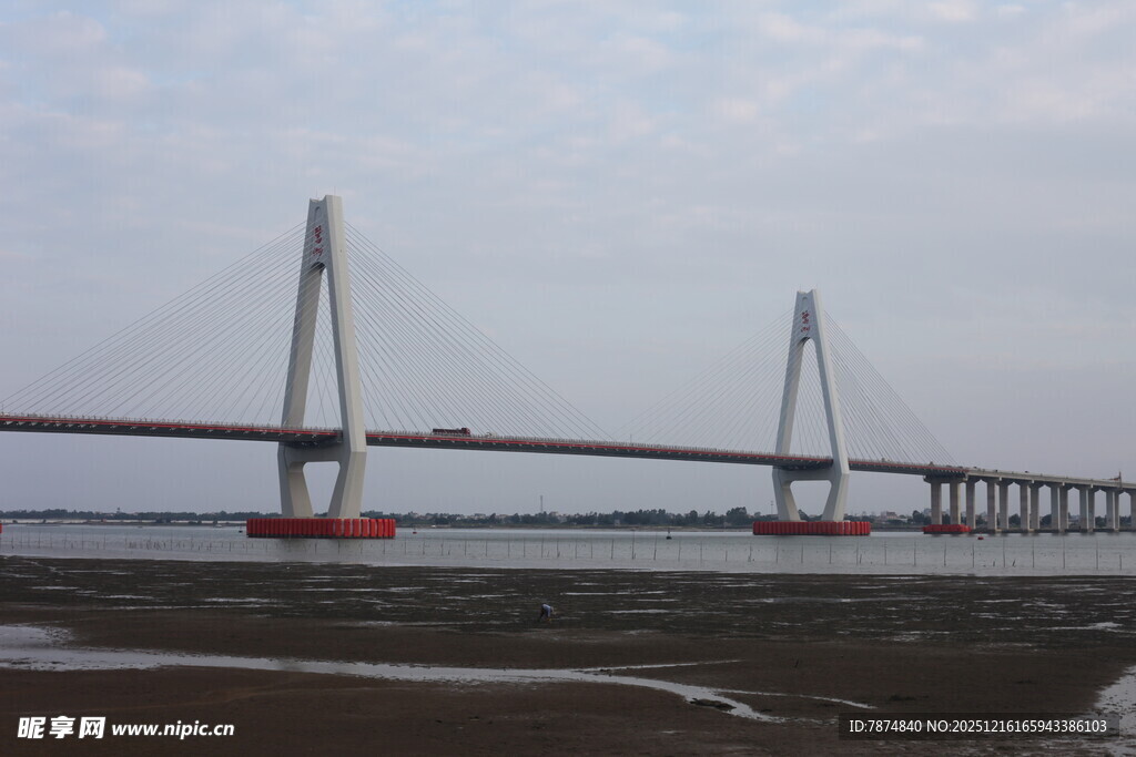 宏伟壮观的跨海大桥