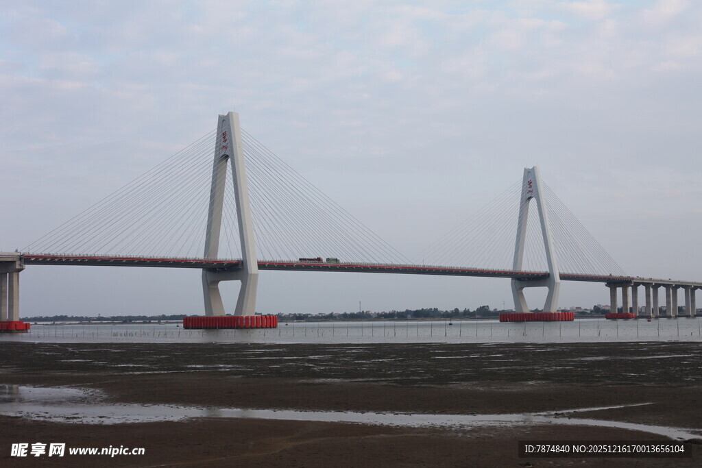 跨海大桥壮观景象