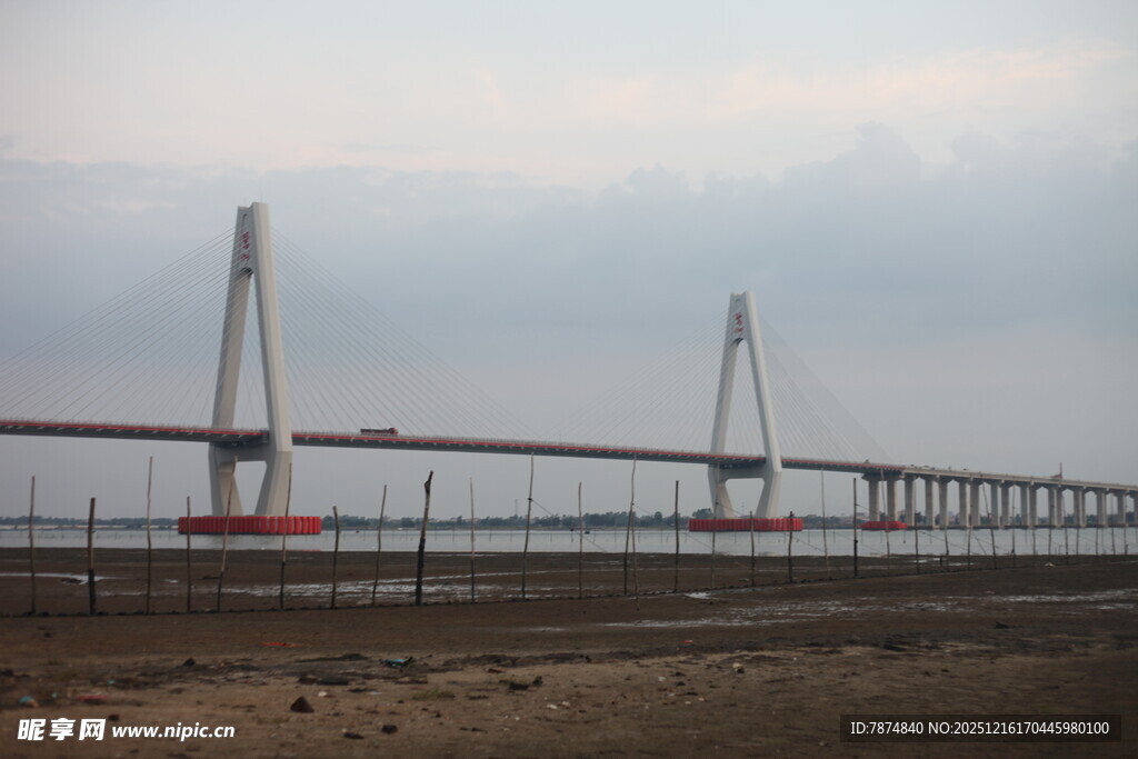 宏伟跨海大桥远景景观