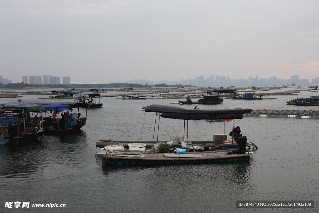 水上渔船场景