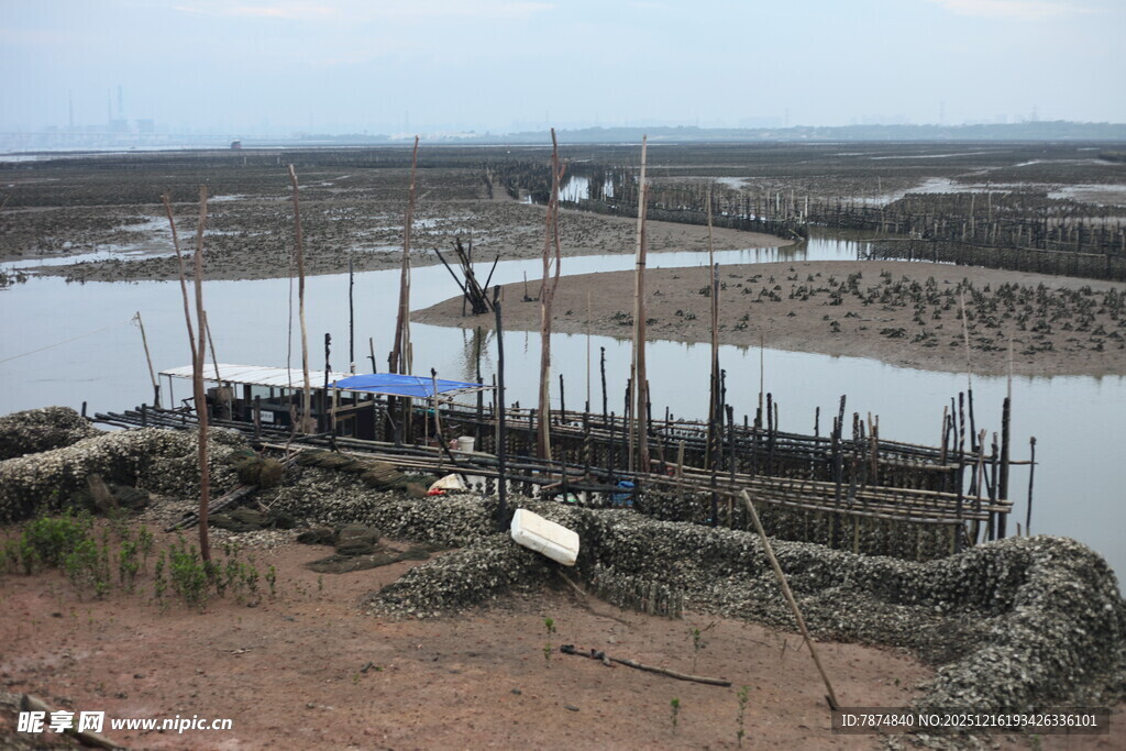 海边渔村简易养殖场景