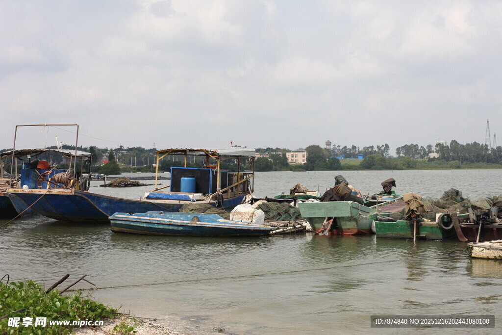 水上船只与劳作场景