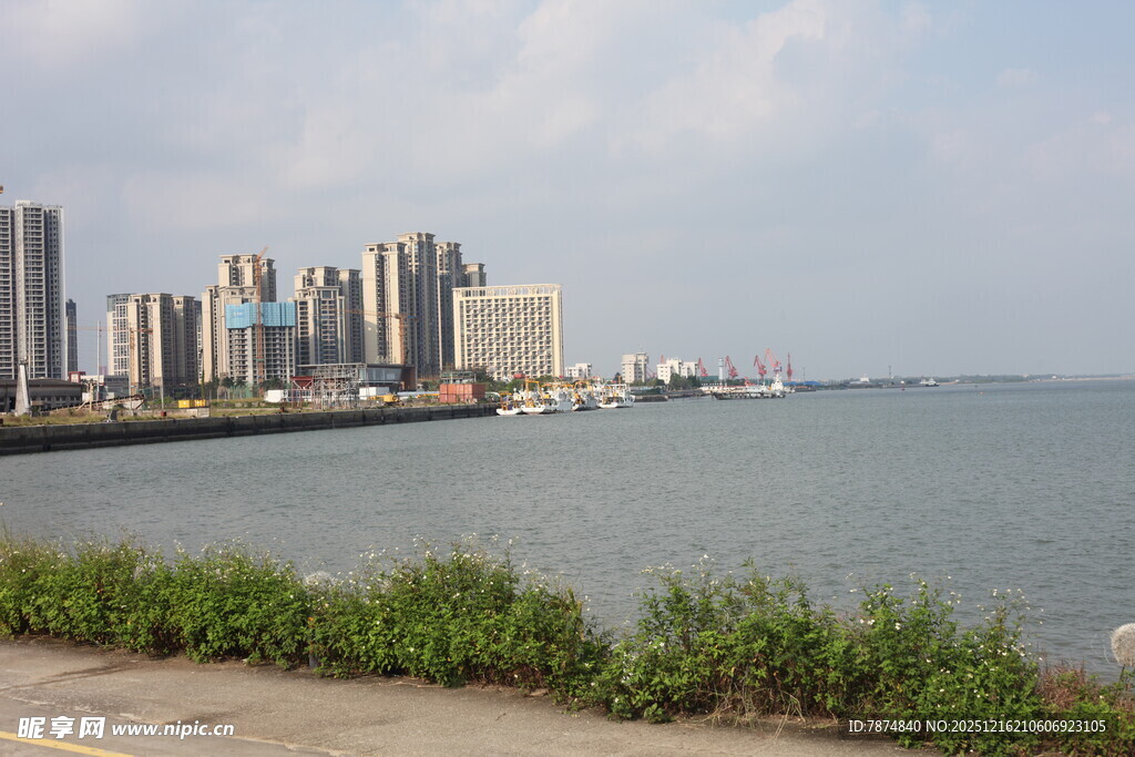 城市滨水风光