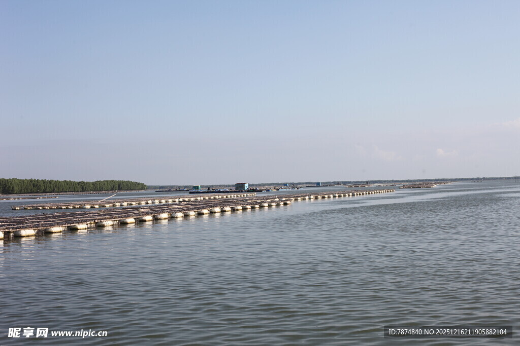 海上长桥延伸至远方
