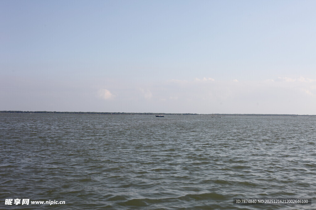 广阔海面
