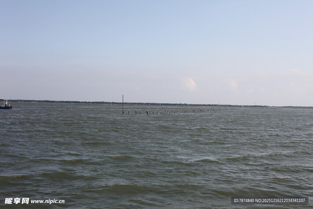 广阔海面景象