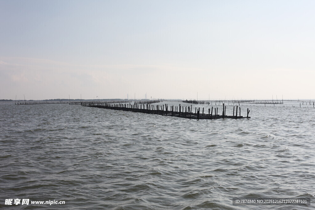 海上长栈桥延伸向远方