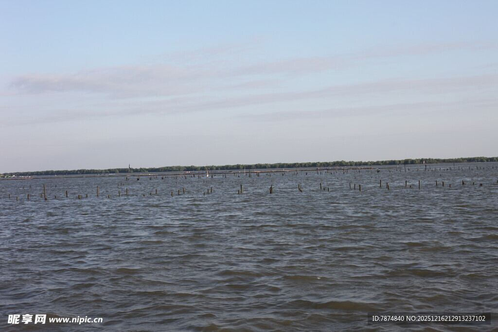 广阔海面与天际线景观