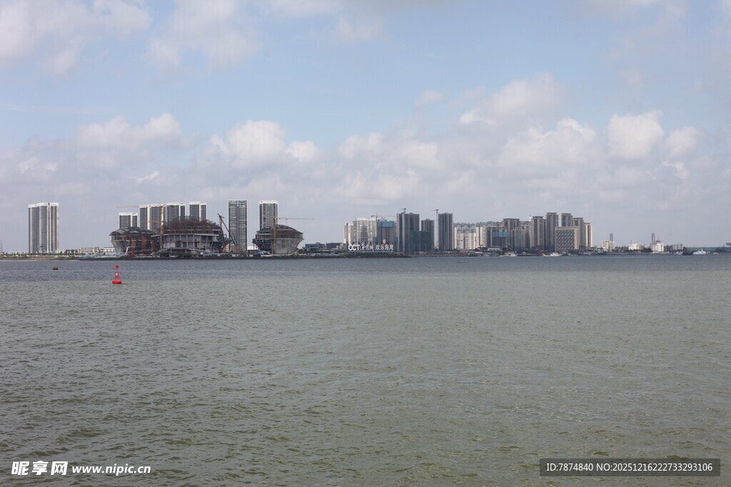 城市滨水风光远眺