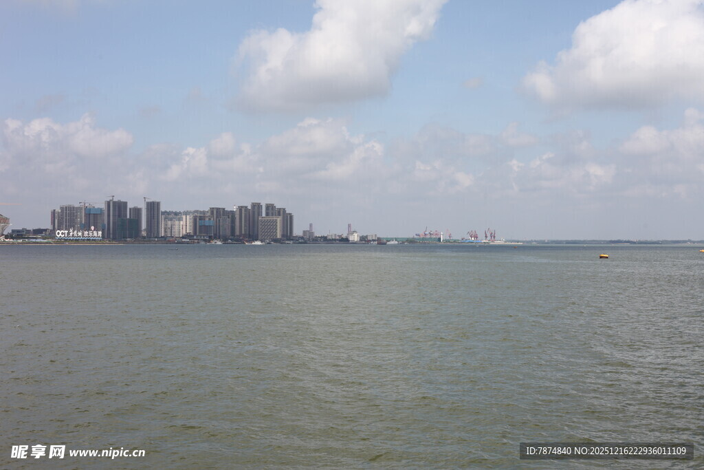 城市近海风光