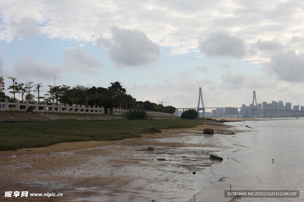 海滨风光城市与自然交融