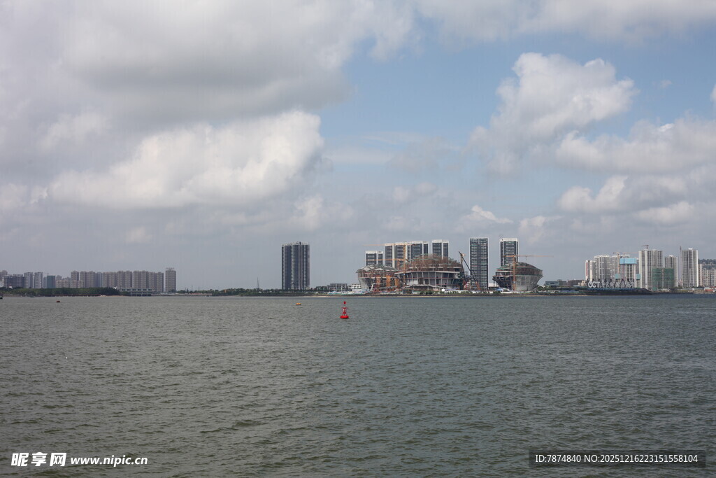 城市滨水风光远眺