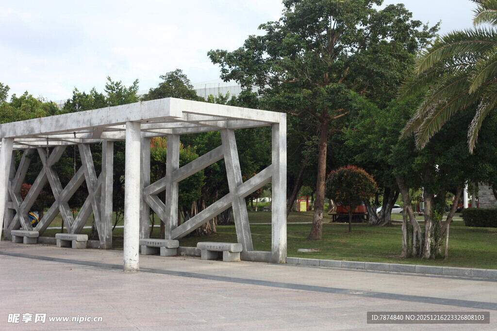 户外白色木质廊架景观