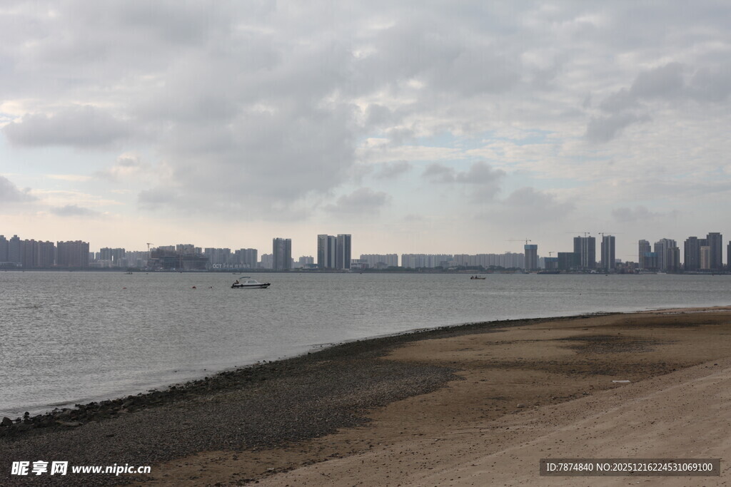 城市滨水风光远眺