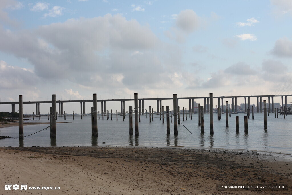 海边栈桥风景