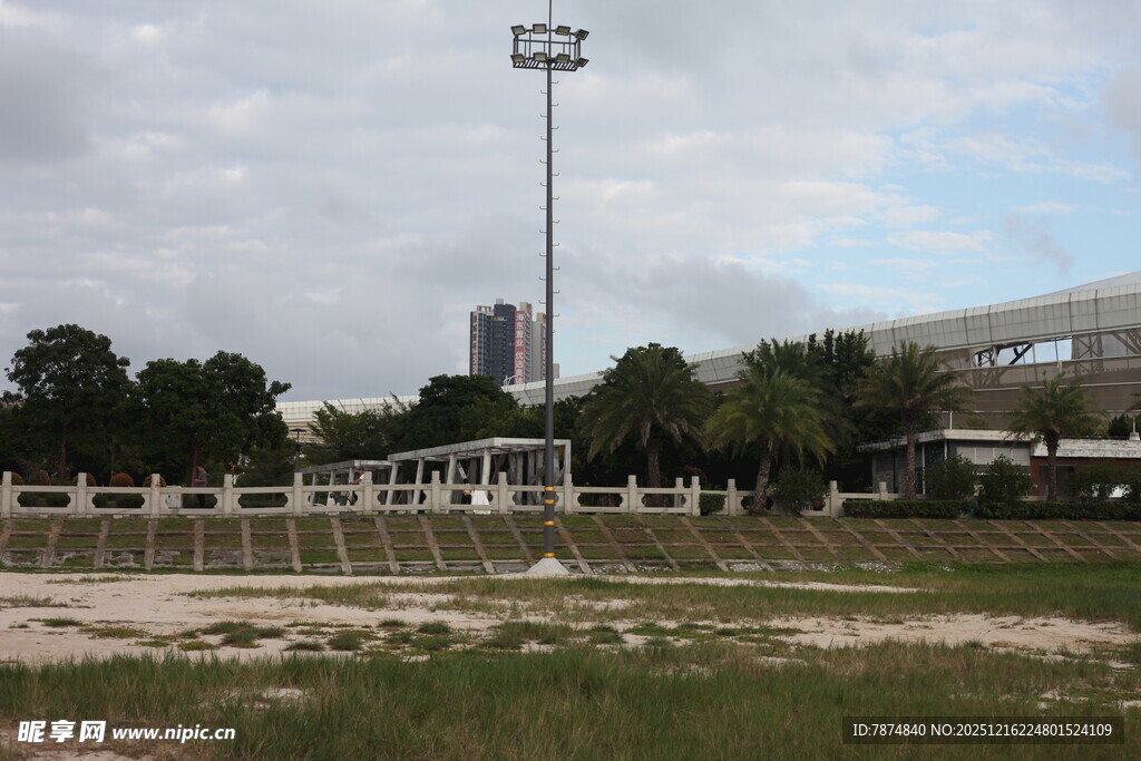 户外空旷场地及照明设施