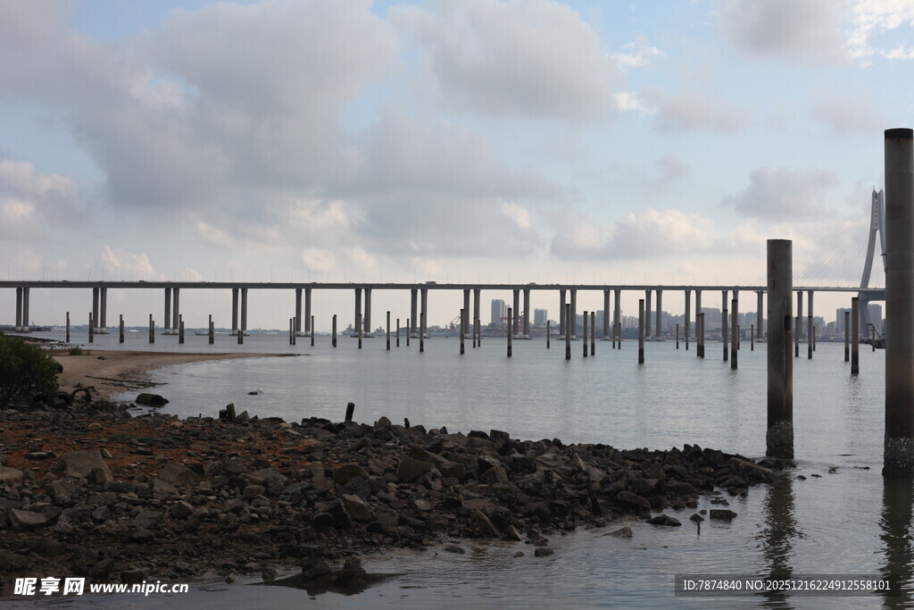海上长桥风景