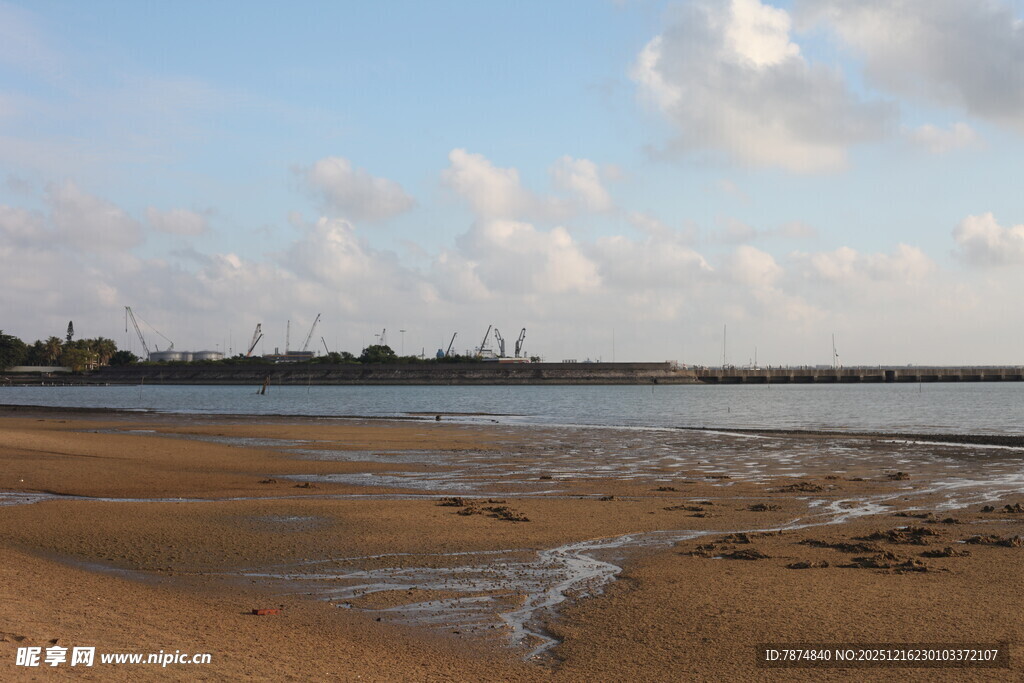 海边沙滩风景