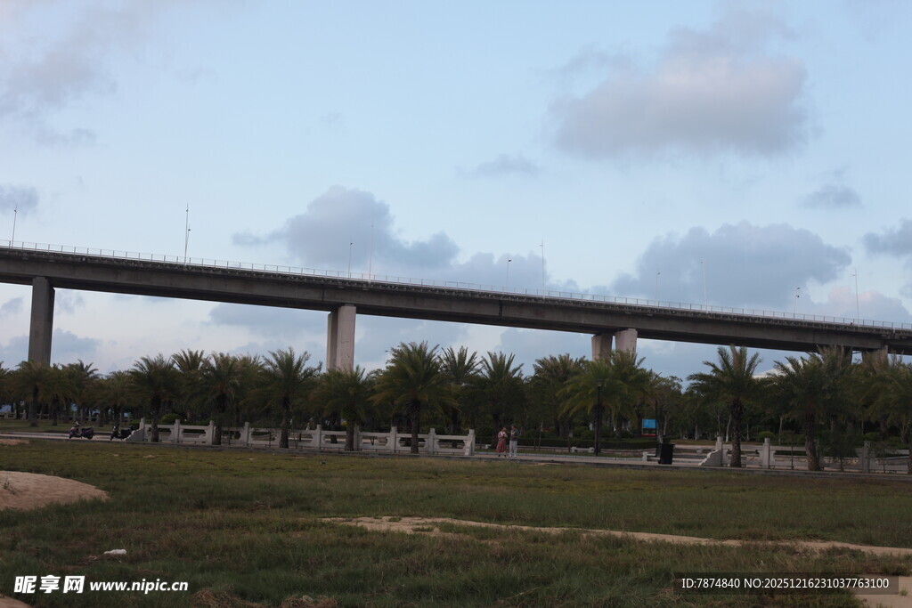户外高架桥风景