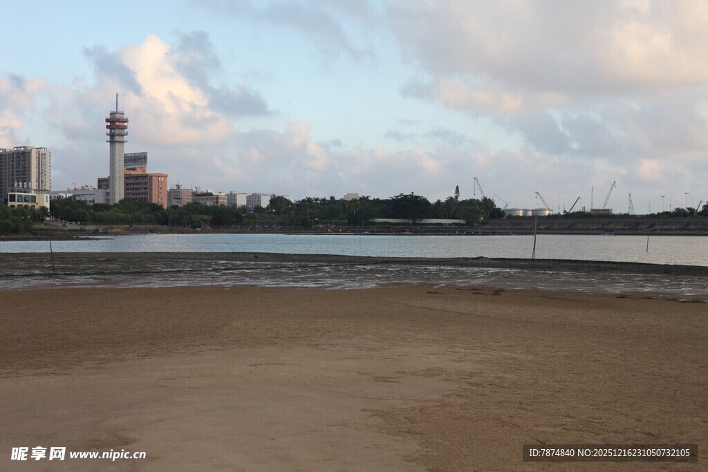 海滨城市沙滩风光