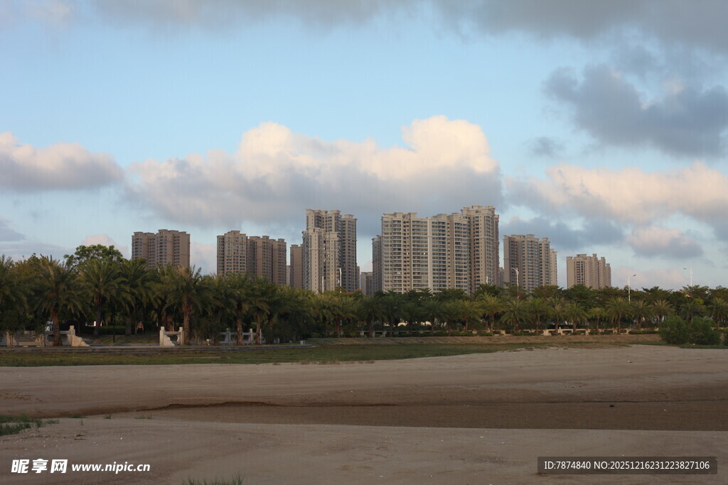 城市远景与开阔地面景观