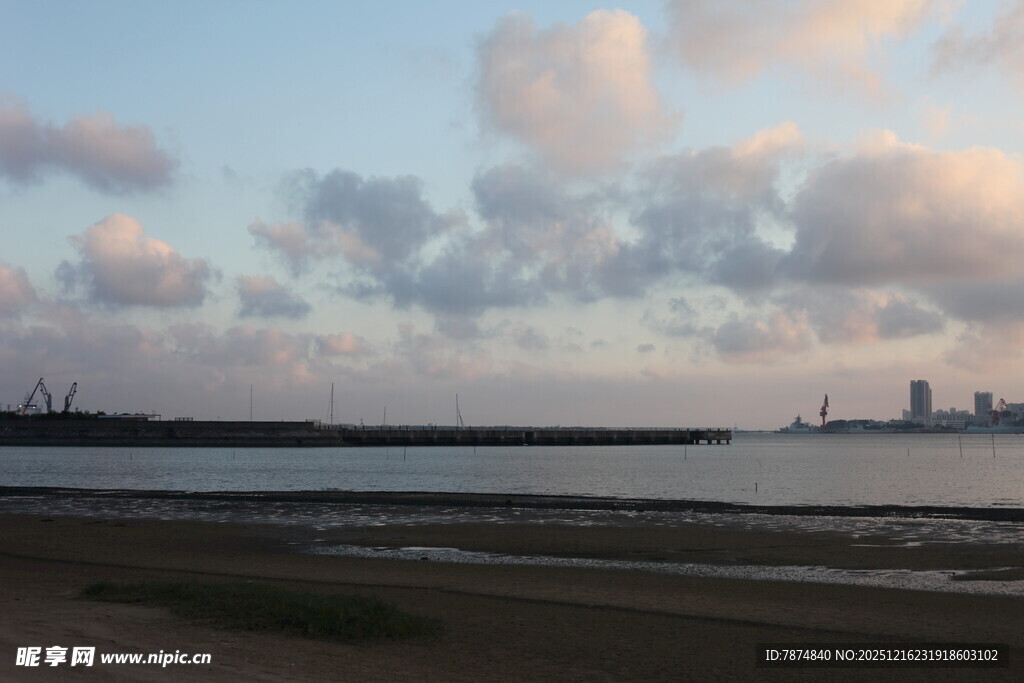 海边黄昏景色