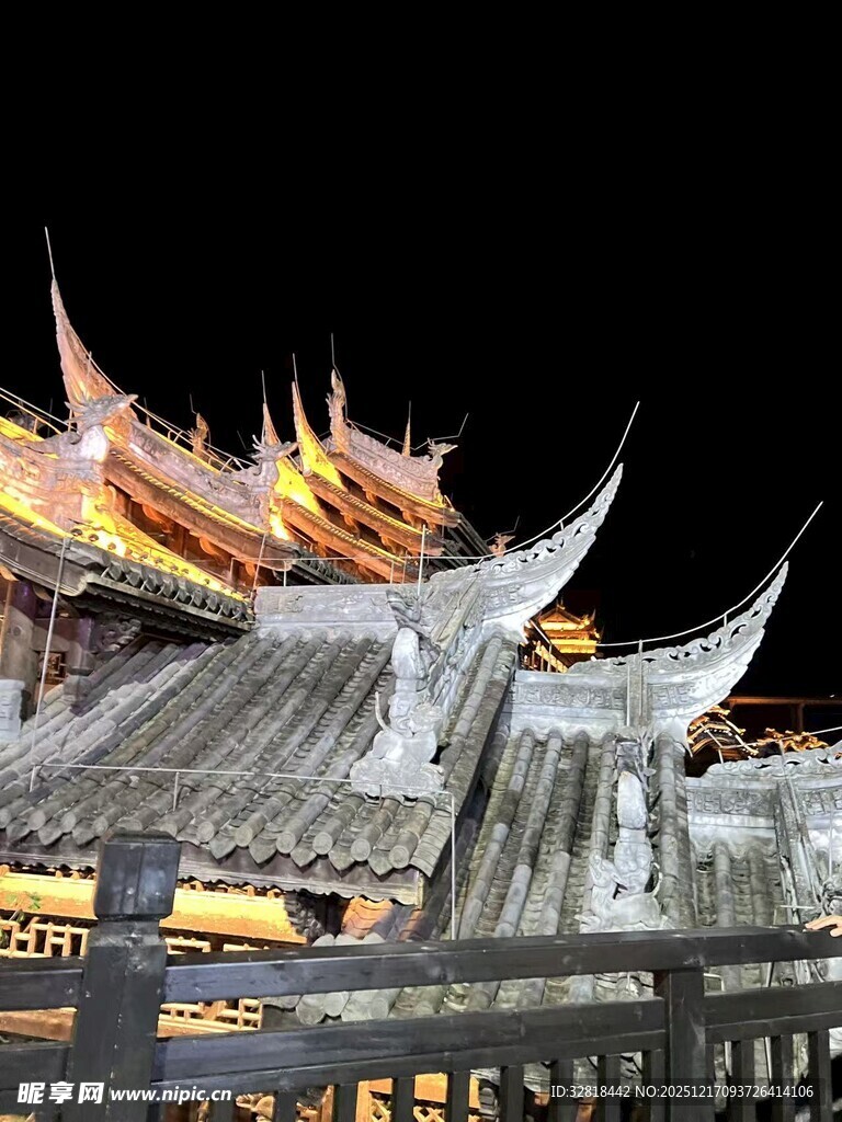 古建筑屋顶房檐
