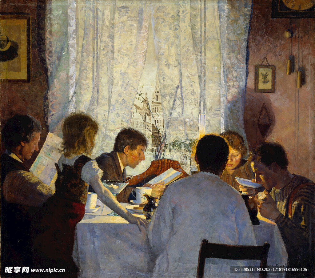 室内众人围坐的温馨场景