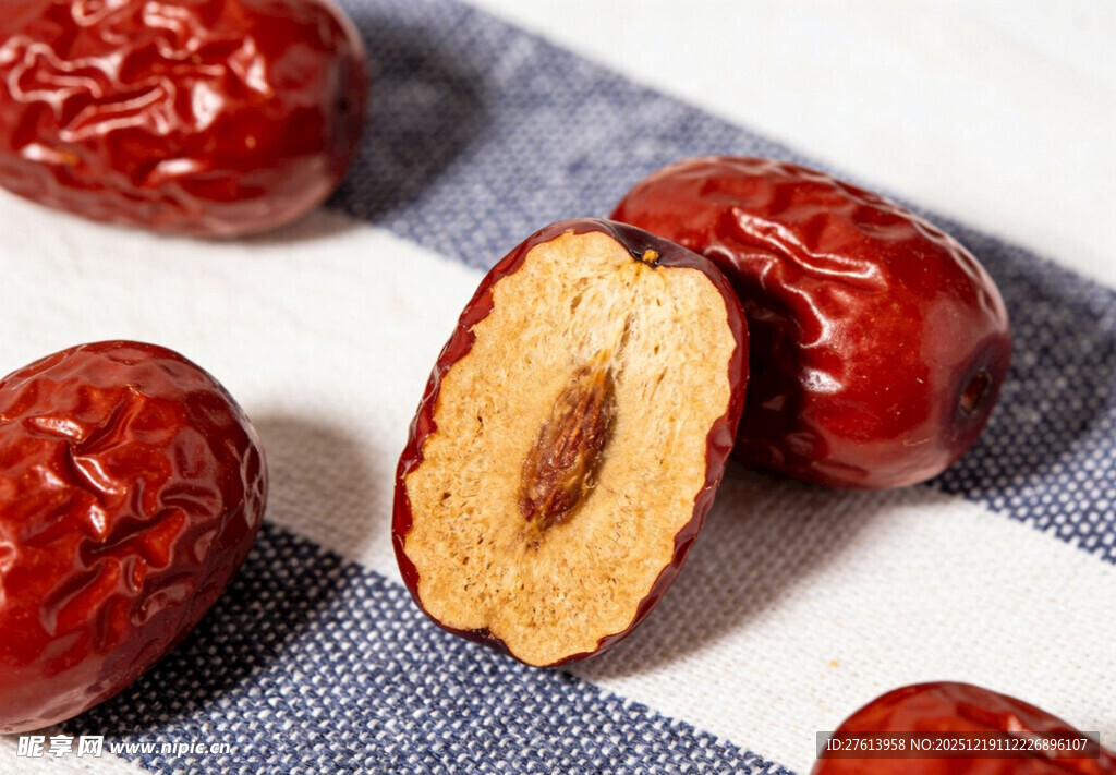 切开的红枣