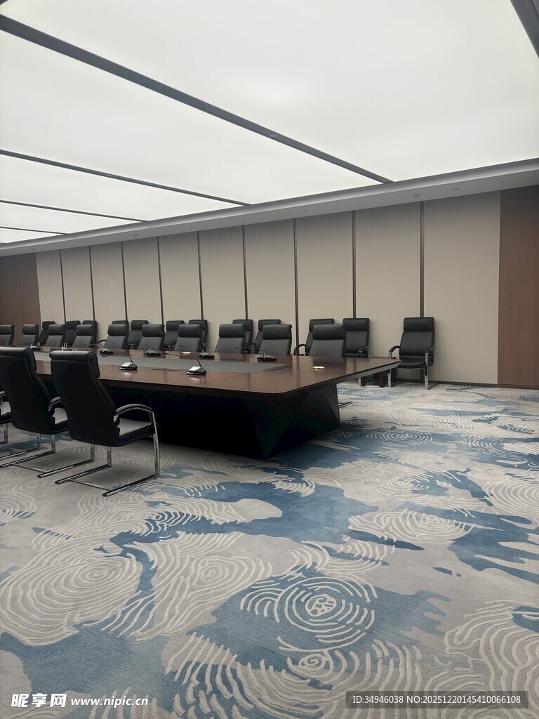 现代风格会议室内部场景