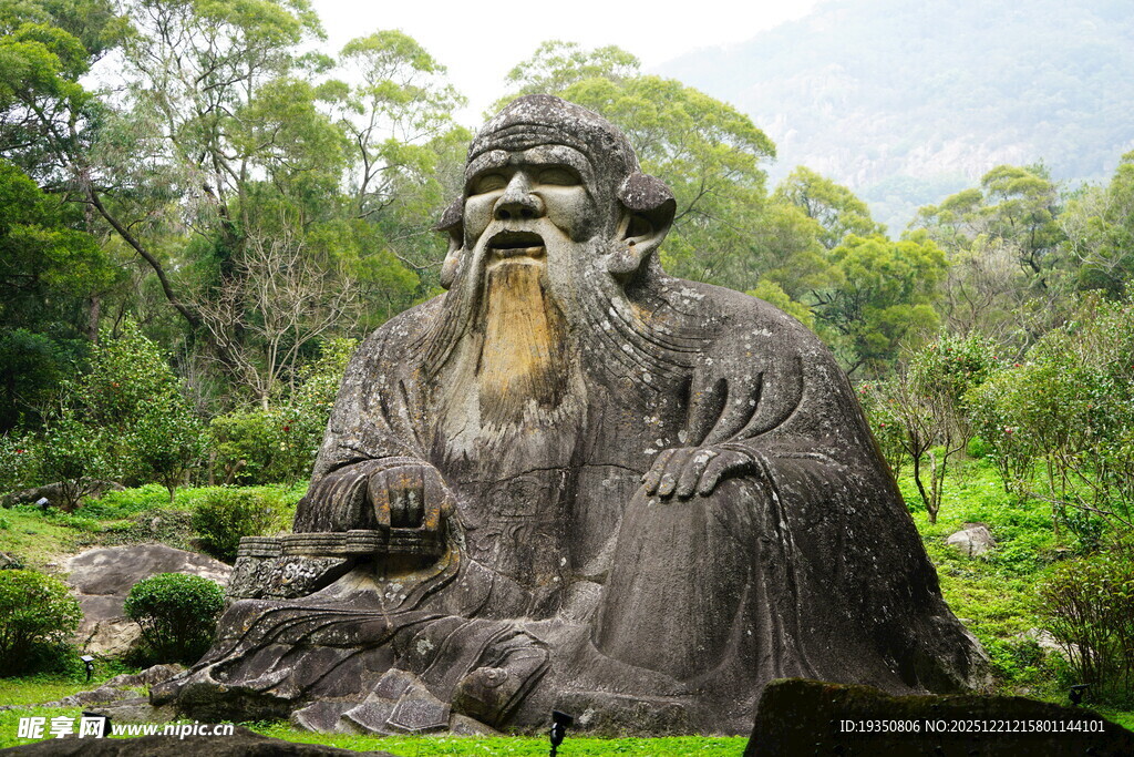 泉州清源山老子石像