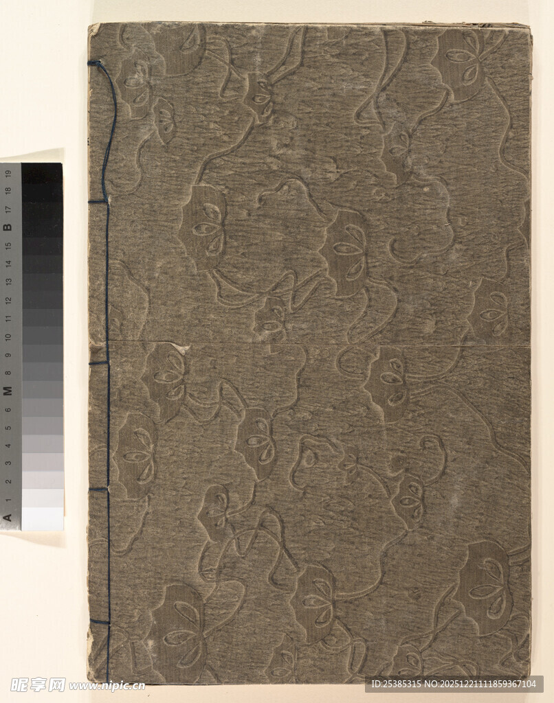 古朴花纹旧书籍封面