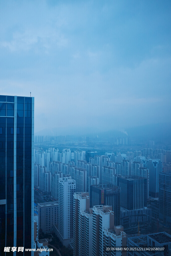 俯瞰都市高楼景观