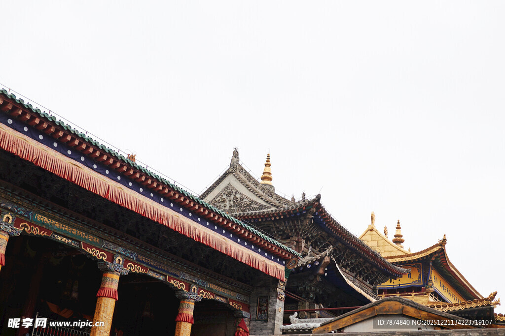 传统中式古建筑屋顶景观