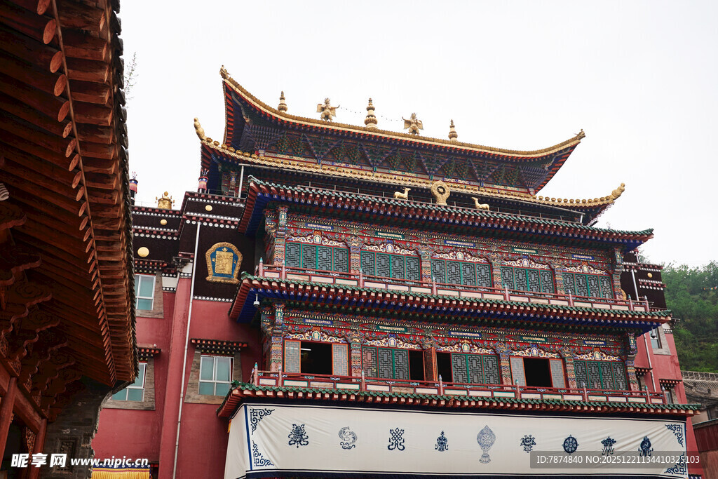 中式古建筑寺庙阁楼风貌