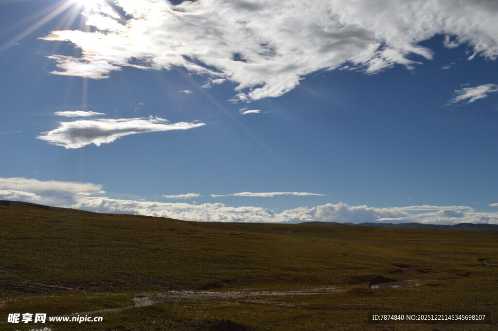 蓝天草原美景