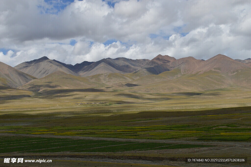 广袤高原山脉风光