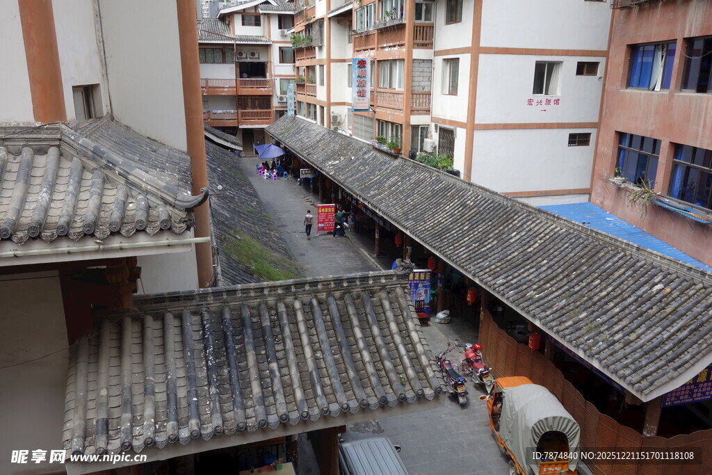 中式街巷屋顶俯瞰景象