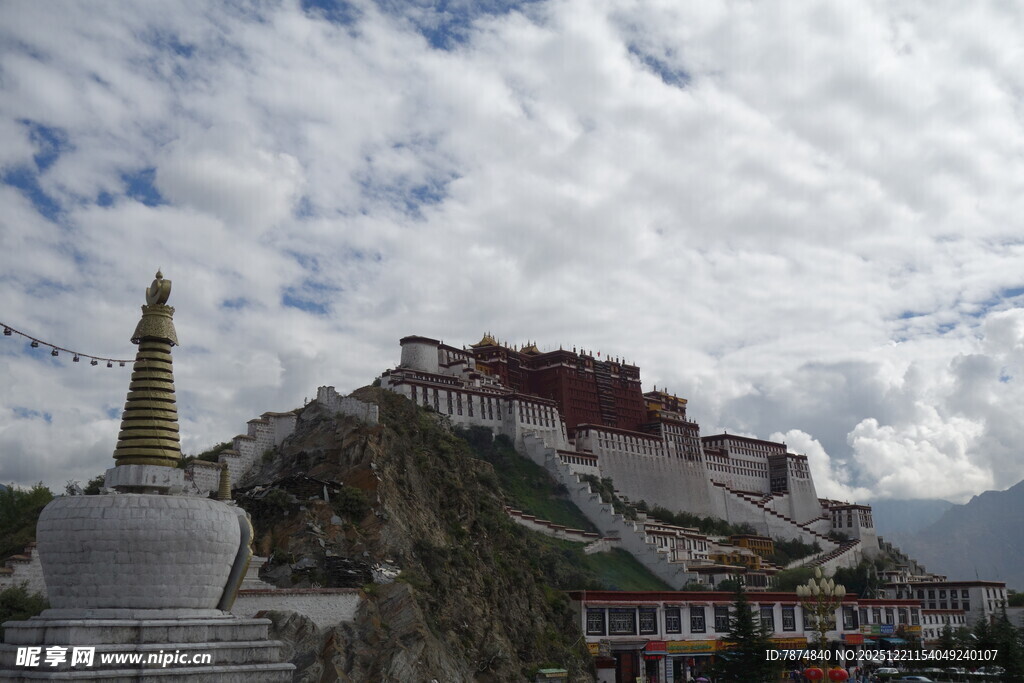 布达拉宫壮丽景观