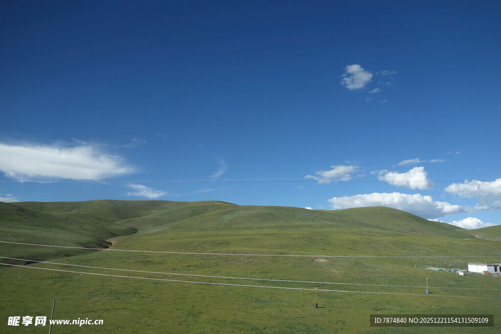 草原蓝天美景