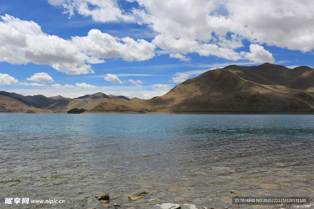 美丽高原湖泊风光