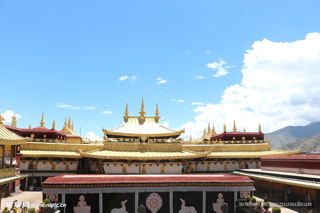 拉萨宏伟寺庙建筑景观