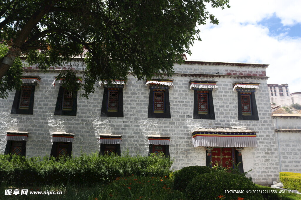 藏式风格建筑外观