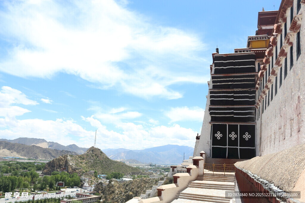 布达拉宫壮丽外景