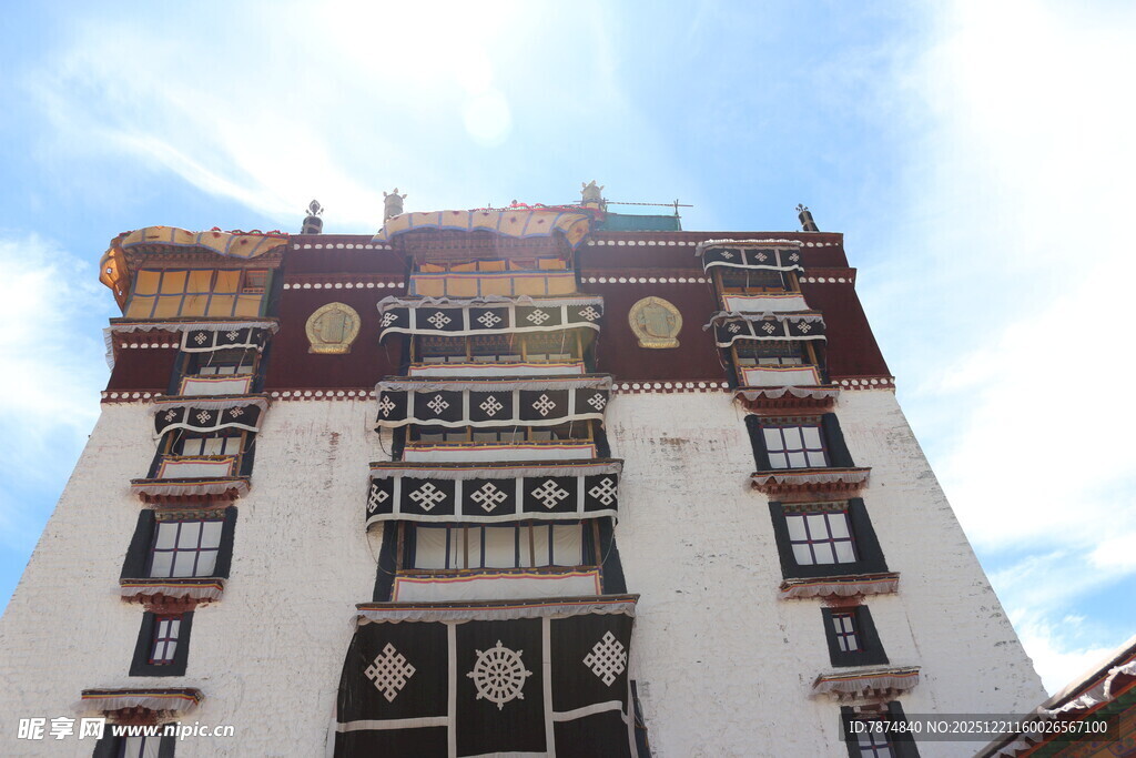 布达拉宫建筑外观特写