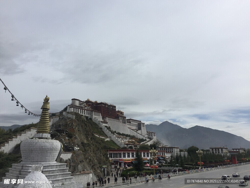 布达拉宫壮丽景观