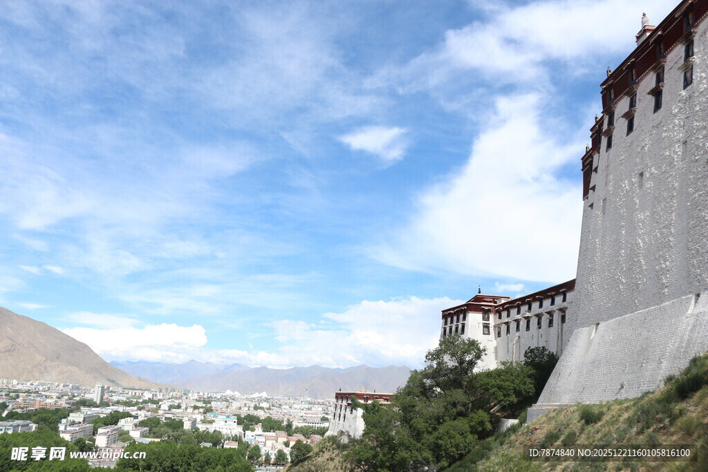 布达拉宫壮丽外景