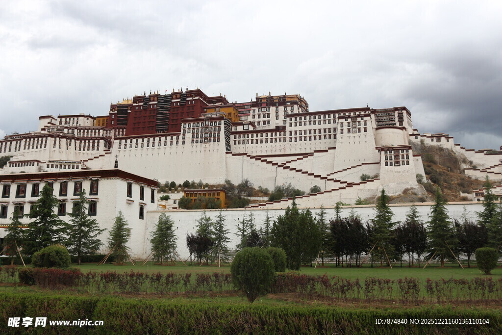 雄伟布达拉宫 高原壮丽景观