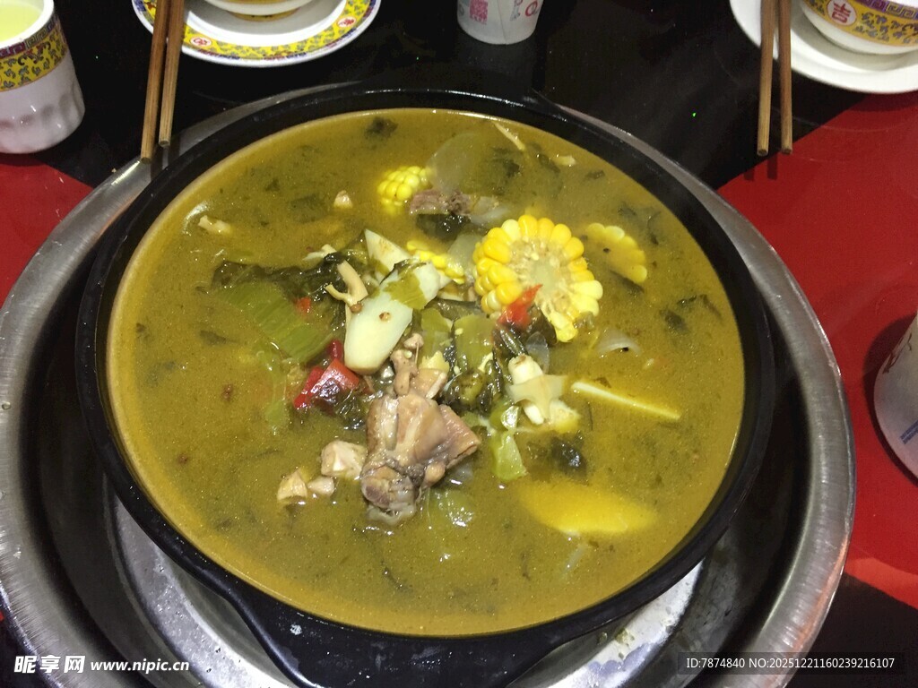 美味鲜香的特色汤锅