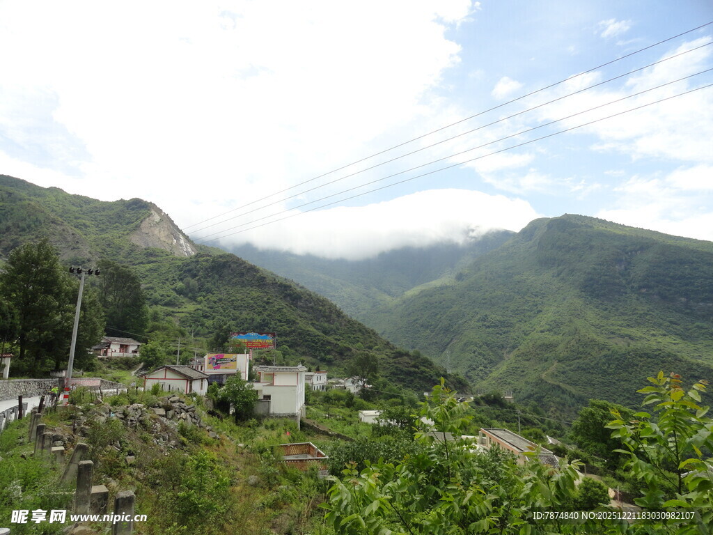山间村落美景